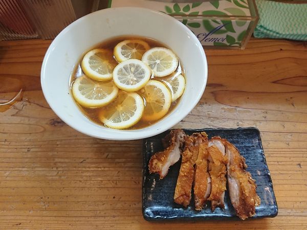 「レモンラーメン+鶏天」@中華蕎麦 りんすず食堂の写真
