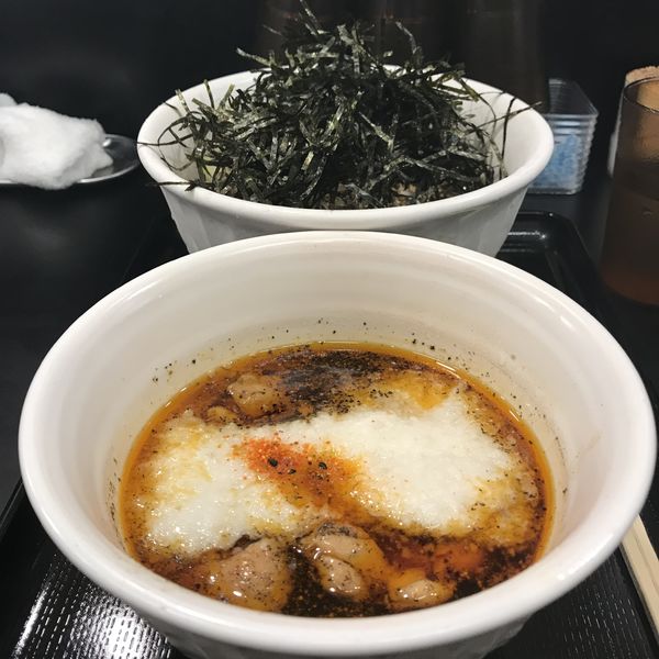 「とろろ鶏そば（中）（￥950）」@なぜ蕎麦にラー油を入れるのか。 神田小川町店の写真