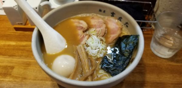 「味玉らーめん940円+国産ﾁｬｰｼｭｰ480円」@麺屋吉左右の写真