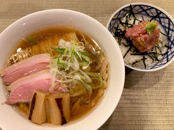 「鴨らぁ麺とトロたくちらし」@らーめん 鴨to葱の写真