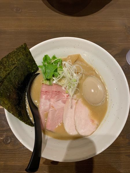 「鶏白湯と魚介のWスープ全ノセ」@ラーメン翼の写真