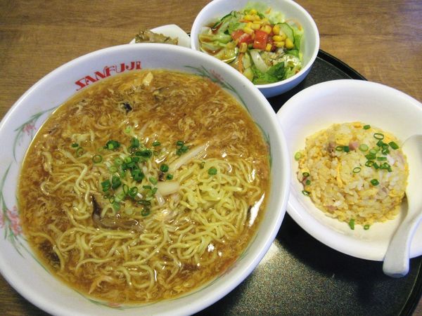 「酸辣湯麺（麺セット）（1,380円）」@中華料理サンフジの写真