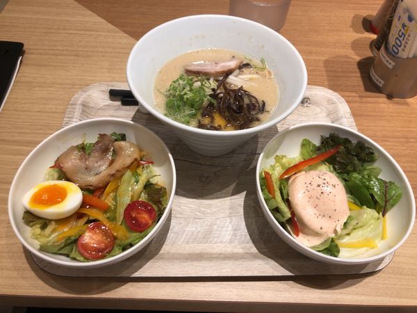 「メイン（白丸ハーフ）＋デリ2品セット（1188円）」@1/2PPUDO ルミネ立川店の写真