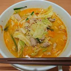 モツ野菜ラーメン(620円)