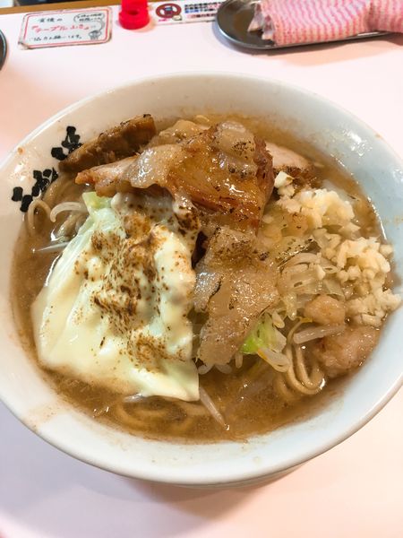 「ラーメンニンニクアブラ＋焼きチーズ」@成蹊前ラーメン 吉祥寺の写真
