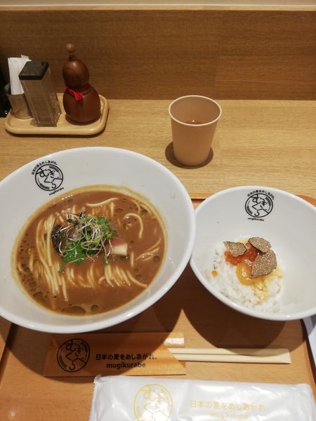 「【柴崎亭】究極のかけそばと究極のTKGご飯　1000円」@むぎくらべの写真