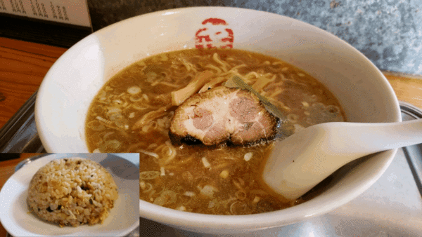 「中華そば800円＋チャーハン(小)400円」@中華そば まるきの写真