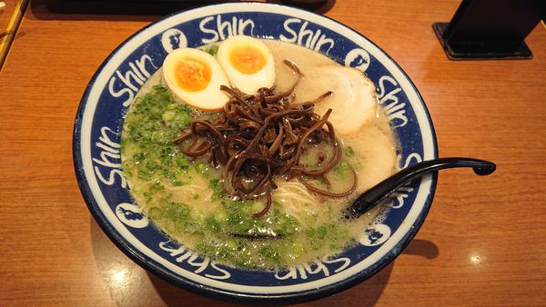 「博多shinshinラーメン650」@博多ラーメン ShinShin 博多デイトス店の写真