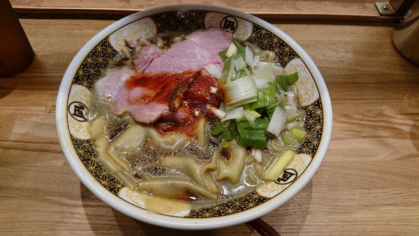 「すごい煮干しラーメン890」@ラーメン凪 福岡空港店の写真