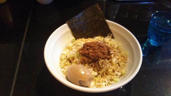 「坦々油そば（並盛）、味玉」@七福軒の写真