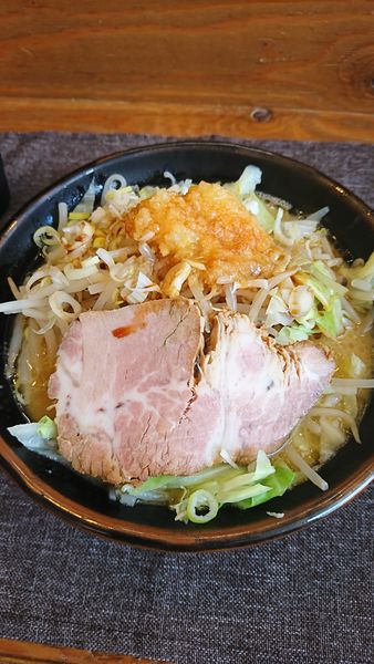 「二郎インスパイア  ９８０円」@替玉無双 豚ざむらいの写真