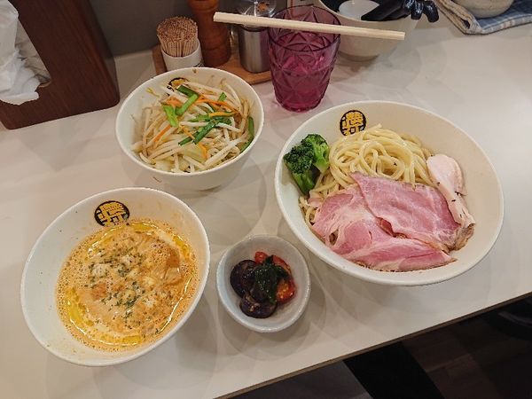 「海老ビスクつけ麺、野菜大盛り、秋ナスのマリネ」@濃菜麺 井の庄 荻窪店の写真