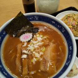 らーめん780円Aセット(ミニ炒飯)300円