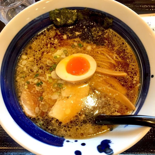 「直久こく旨らーめん 醤油 麺少なめ 830」@麺処 直久 プレナ幕張店の写真