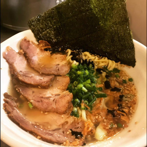 「肉屋の塩ラーメン」@さすらいのカンテキ 逗子駅前酒場の写真