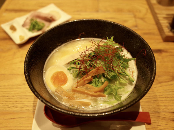 「鶏白湯麺 塩…913円」@麺屋 美鶏の写真