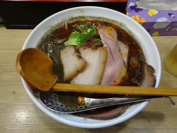 「黒カレー担々麺」@麺や 蓮と凜の写真