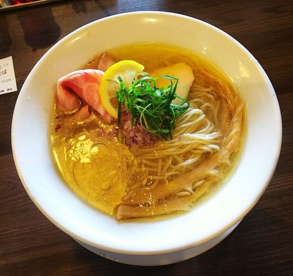 「鶏塩そば750円」@自家製麺 鶏冠の写真