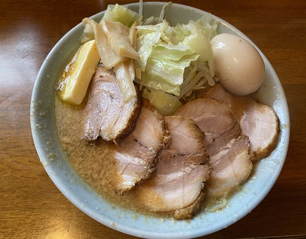 「白味噌チャーシュー麺＋味玉＋バター＋中ライス1560円」@めんりゅうの写真
