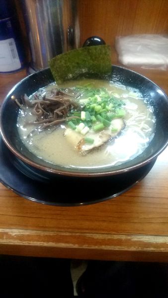「ラーメン ハリガネ」@博多長浜らーめん ぼたんの写真