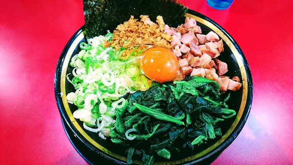 「恵寿卵の混ぜそば(大)」@家系ラーメン とらきち家の写真