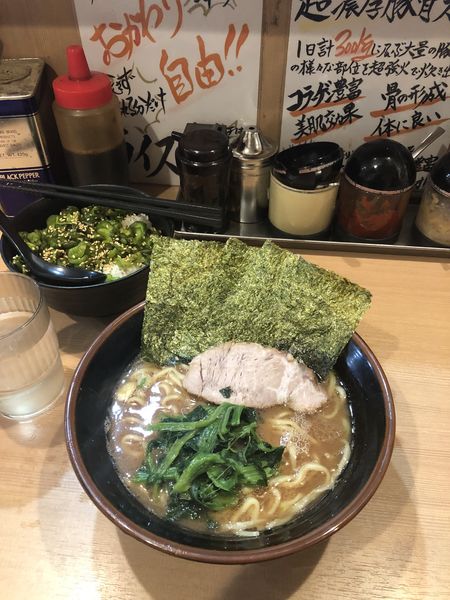 「ラーメン」@横浜家系らーめん 武道家 賢斗の写真