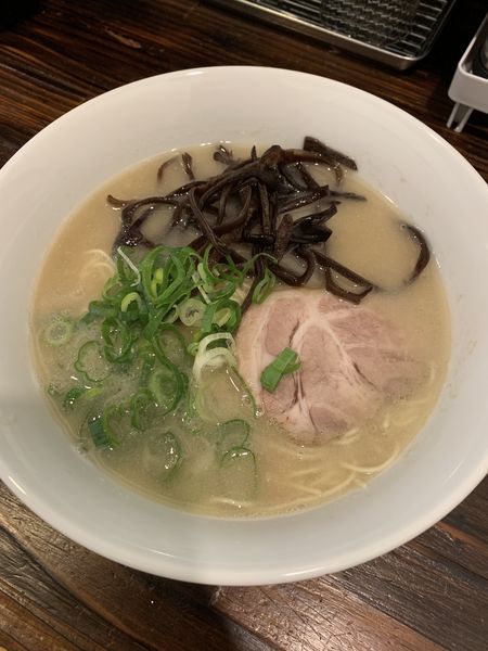 「博多豚骨ラーメン 800円」@中華そば つけめん まるこうの写真