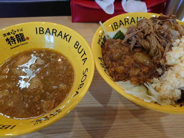 「つけそば ヤサイニンニクアブラちょいまし」@茨城豚そば 特龍 水戸堀町店の写真