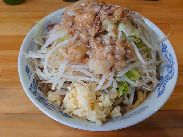 「ラーメン 小 ヤサイニンニクアブラ」@ラーメン寿々㐂の写真