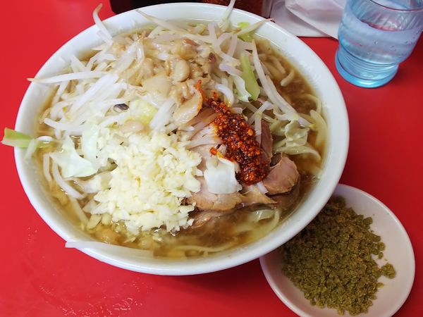 「小ラーメンニンニクアブララー油＋1010カレー　850円」@ラーメン二郎 千住大橋駅前店の写真