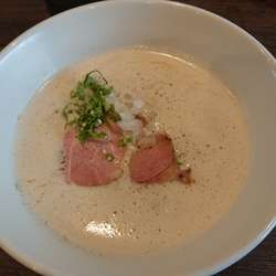 TORI白湯ラーメン 880円