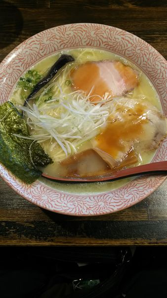 「濃厚鶏白湯らーめん」@らーめん詩の写真