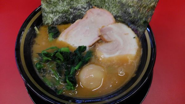 「ラーメン並、味玉、半ライス」@柏 王道家の写真