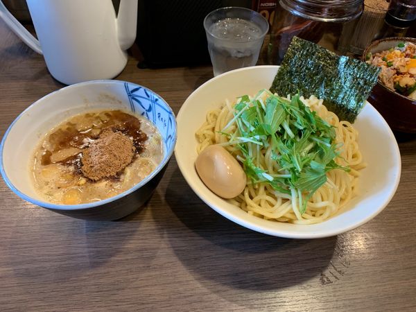 「鶏と魚介と濃厚つけ麺（味玉入）」@INOSHOWの写真