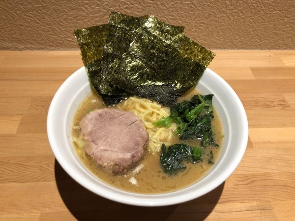 「ラーメン 690円」@横浜家系ラーメン おか家の写真