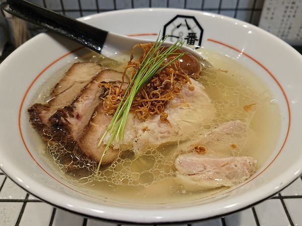 「特製うま味塩そば(細麺)」@81番の写真