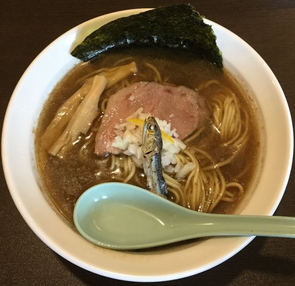 「焙煎煮干しそば 750円」@青春餃子の写真