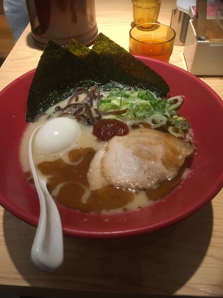 「赤丸新味➕チャーシュー」@博多一風堂 あべのnini店の写真