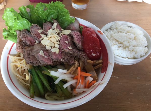 「【長月限定】手作り牛脂で和牛和え蕎麦 トマトを添えて(Ｓ)」@MENYA 食い味の道有楽の写真