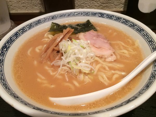 「らーめん650円➕中盛(無料)」@つけめん処 けんみんの写真