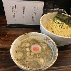 梅かおるつけめん