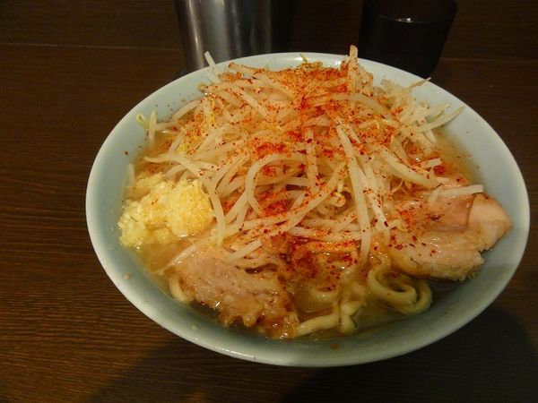 「ラーメン700円麺硬め ニンニク 唐辛子」@ラーメン二郎 JR西口蒲田店の写真