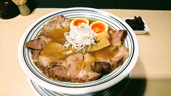 「超煮干らぁめん+味玉(クーポン)+チャーシュー増し」@煮干しらぁめん 猫トラ亭の写真