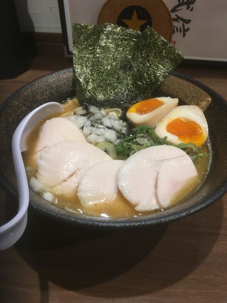 「特製濃厚焦がしニンニク鶏白湯そば」@麺屋 甲武信の写真