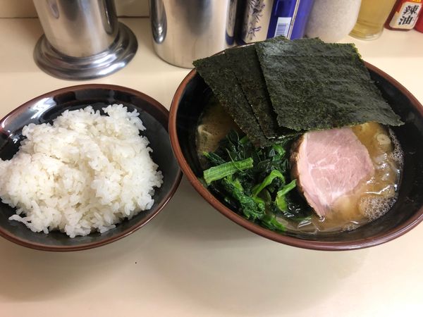 「ラーメン 並 普通で。＋無料ライス 670円」@らーめん武蔵家 千葉本店の写真