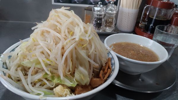 「つけ麺野菜マシ」@らーめん大 本郷店の写真