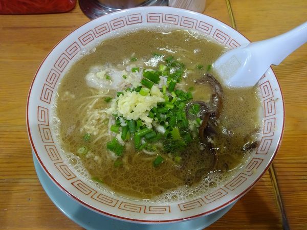 「にんにくラーメン」@しぇからしか 梅田店の写真