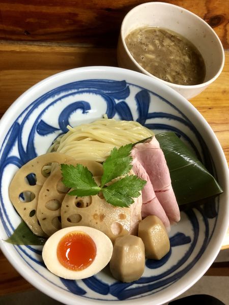 「【限定】里芋と煮干しのとろ～り濃厚つけ麺〜秋の根菜を添えて〜」@中華そば よしかわの写真