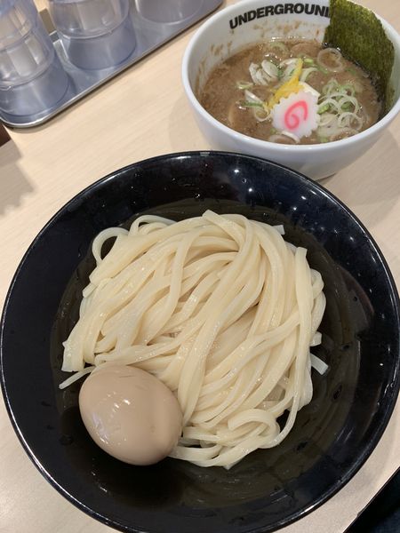 「つけ麺(濃厚)半額で440円 味玉110円」@UNDERGROUND RAMEN 頑者 コクーンシティさいたま新都心店の写真