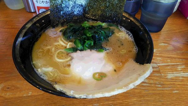 「ラーメン　+　ほうれん草」@末廣家の写真